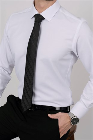 Gömlek Kravat Seti (Hediye Kutusunda Siyah Baklava Desenli Kravat & Beyaz Armür Slimfit Gömlek)